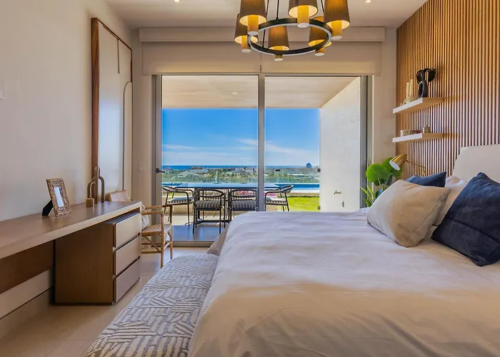 Holiday home Vista Del Arco | Ocean Views, Pool & Pickleball *
